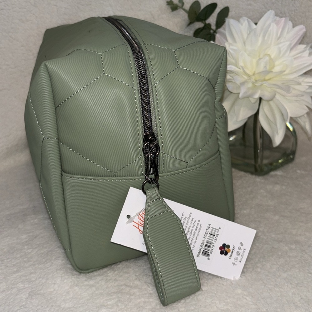 Lug Satin Luxe Toiletry Case - Bumper Satin ~ Sage - Picture 5 of 8
